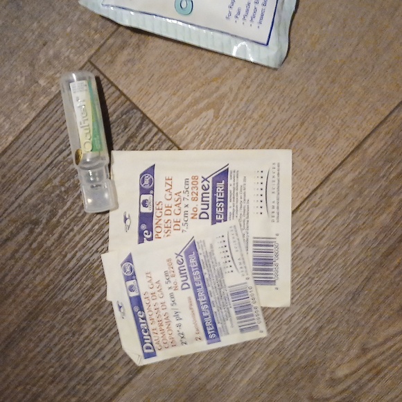 🥰HOST PICK🥰Pet first aid kit - Picture 6 of 9